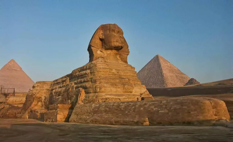Cairo sightseeing tour to Giza Pyramids and Egyptian Museum