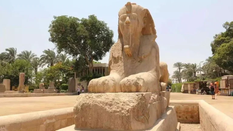 Giza Pyramids, Sakkara and Memphis Day Trip