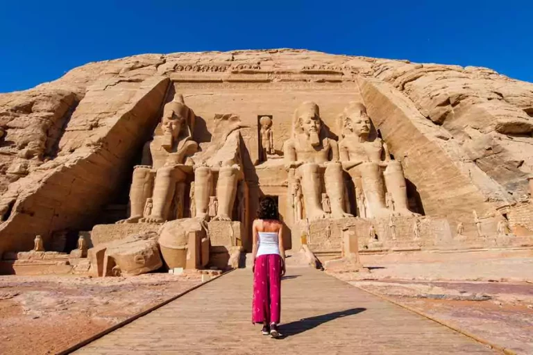 Abu Simbel Tour from Aswan by bus