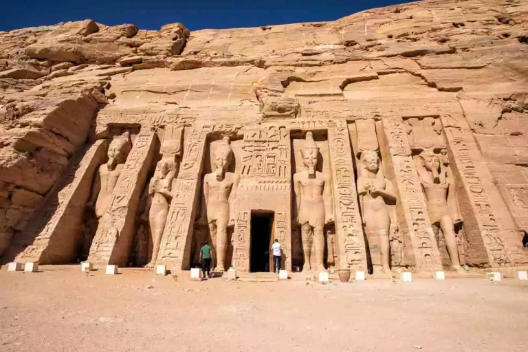 Abu Simbel Tour from Aswan by bus