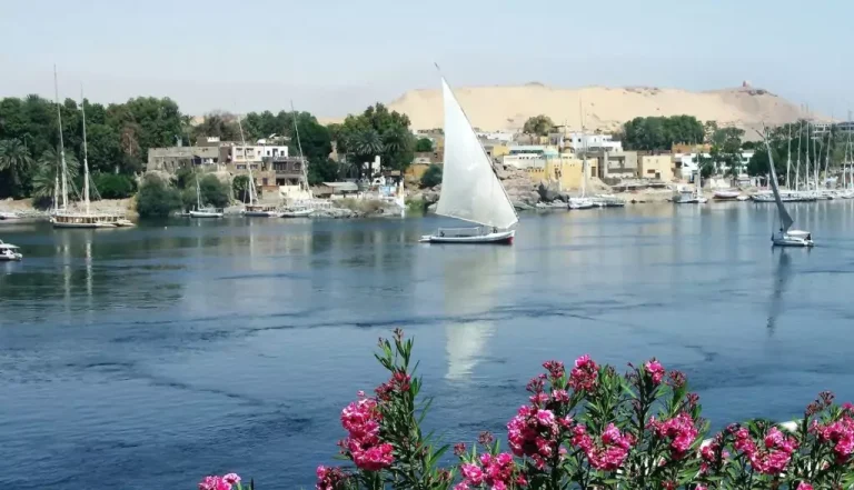 4-Day Nile Cruise Aswan trip to Luxor