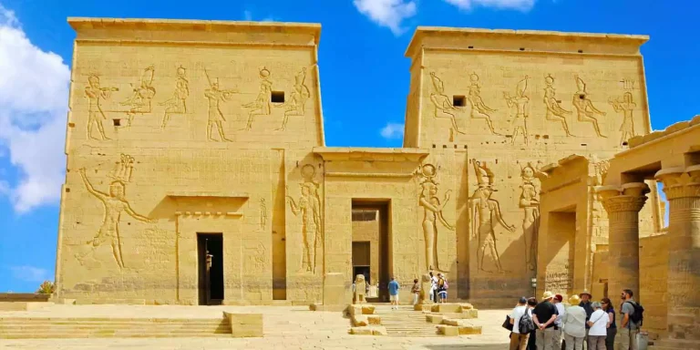 4-Day Nile Cruise Aswan trip to Luxor