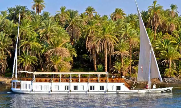 Private 4 Days Dahabiya Nile Cruise Aswan to Luxor