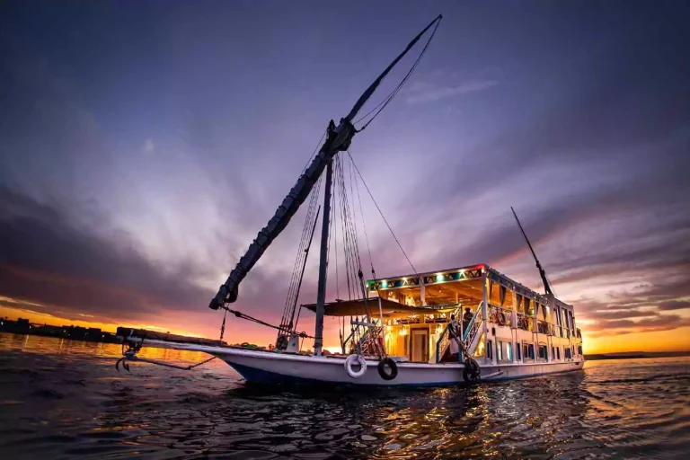 Private 4 Days Dahabiya Nile Cruise Aswan to Luxor