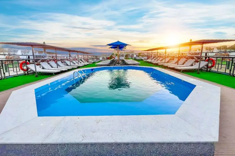 5 Days Luxury on the Elite Nile Cruise from Luxor to Aswan