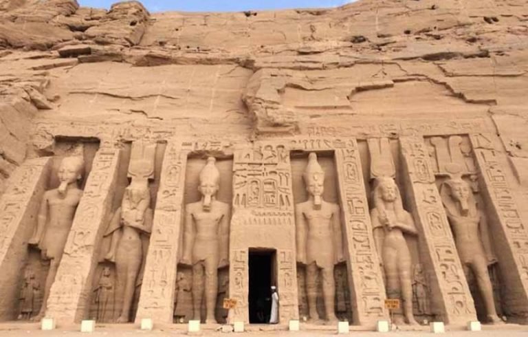 8 Classic Days from Cairo to Abu Simbel Tour