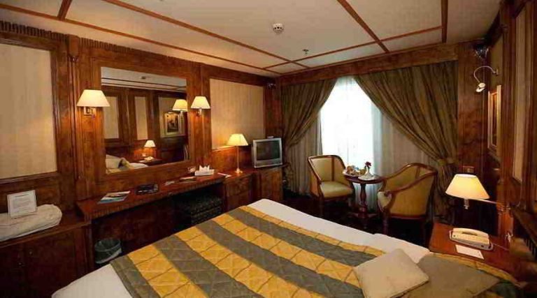4 Days  Elite Nile Cruise from Aswan to Luxor